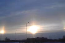 Rực sáng ba mặt trời cùng mọc ở St Petersburg