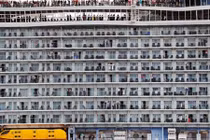 Sống sót kỳ diệu 38 tiếng dưới biển sau khi ngã khỏi du thuyền 