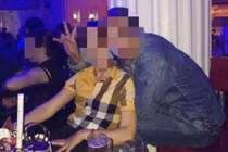 Khát tình, quý bà đại gia quấn lấy trai bao Hà thành