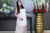 Chết ngất thời trang bầu xấu tệ của Phi Thanh Vân