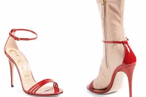 Hốt hoảng với thiết kế sandals kèm tất nhựa của Gucci