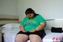 Bỏ học, gái trẻ 330 kg quyết tâm giảm cân để mặc váy