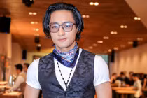 Soi trang phục khiến host The Face nhận “rổ gạch” 