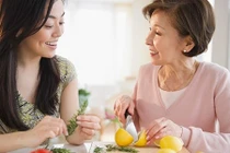 4 con giáp an nhàn được mẹ chồng yêu như gái ruột