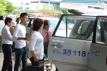 Khốc liệt cạnh tranh giảm giá cước phí xe ra sân bay 