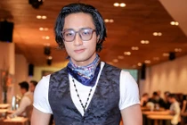 Soi trang phục khiến host The Face nhận “rổ gạch” 