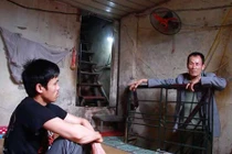 Chuyện ông Hiệp “khùng” và xóm trọ 15.000 đồng giữa Thủ đô