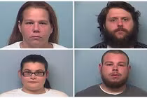 Giải cứu 2 em bé trong căn nhà “bẩn nhất thế giới”