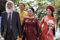 Thiệp cưới năm 1961 của thầy Văn Như Cương “gây sốt“