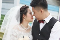 Quà 8/3 của "soái ca" khiến vợ trẻ bật khóc vì hạnh phúc