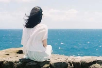 Nuốt nước mắt nhìn chồng bồ bịch vì sinh con gái