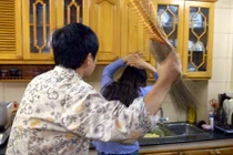 Vạch tội mánh khoé bạo hành mới của "Chí Phèo" hiện đại