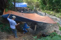 Vào điểm nóng vàng tặc Đakrông