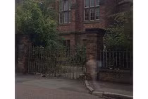 Vô tình chụp được “ma” đang chạy 