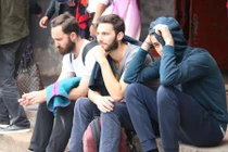 Muôn kiểu tạo dáng chụp ảnh kỷ yếu khiến khách Tây thích thú