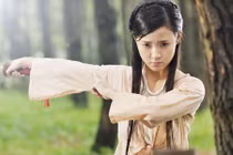 Xem hot girl Midu lột xác từ trong sáng đến táo bạo