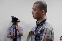 Thanh niên cướp bánh mỳ vì đói lại hầu tòa