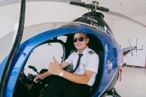Khó tin: Chỉ dạy học, thầy giáo mua được máy bay riêng