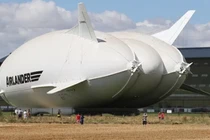 Máy bay lớn nhất thế giới, dài 92 m sắp cất cánh 