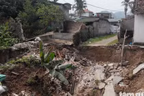 Giải mã bí ẩn ngôi làng ở thủ đô quanh năm đối diện hố tử thần