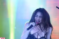 Bỏng mắt trang phục siêu mỏng siêu ngắn của sao Việt