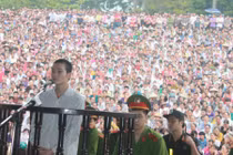 Xé lòng tiếng cười trong phiên xử vụ thảm sát Yên Bái