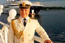 Tai nạn máy bay: 2 ca sĩ thoát chết vì không lên máy bay