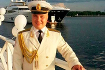 Tai nạn máy bay: 2 ca sĩ thoát chết vì không lên máy bay