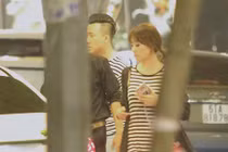 Vợ chồng Trấn Thành - Hari Won đi ăn khuya sau đám cưới