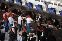 Kiếm triệu USD từ các chuyến bay bị hoãn