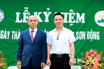 Cuộc đời kỳ lạ của cậu bé sống lại dưới huyệt mộ