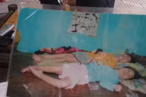 Lợi dụng tình thương trẻ khuyết tật để bán bút bi Trung Quốc