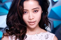 Những hot girl da nâu, môi dày nổi tiếng thế giới