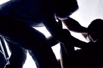 Nửa đêm đâm chết vợ: Do từ ngày vợ không thịt chó?