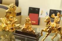 Giá trị 7 pho tượng vàng ở sân bay Nội Bài gây sốc