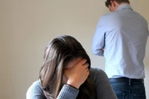 Sự thật cay đắng về chiếc xe bị che biển số của chồng 