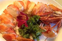 Tôm sú cụ đỏ au: Mỗi bữa chỉ dám ăn 1 con