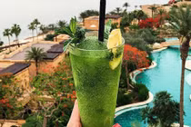 Cô gái chu du khắp thế giới để check-in đồ ăn ngon