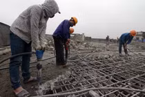 Việc phá dỡ diện tích vi phạm nhà 8B Lê Trực bị cản trở