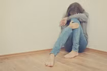 Bé gái 12 tuổi tự sát đánh động cả nước Nga