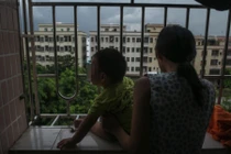 Thiếu nữ xinh đẹp rơi vào đường cùng vì gã chồng biến thái