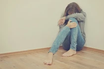 Bé gái 12 tuổi tự sát đánh động cả nước Nga