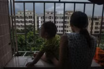 Thiếu nữ xinh đẹp rơi vào đường cùng vì gã chồng biến thái