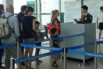 Dùng vé máy bay của người khác, bị phạt cháy túi