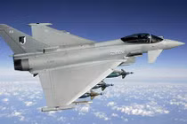 Ghê sợ sức mạnh tiêm kích “cuồng phong” Eurofighter Typhoon
