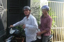 Nhậu xong đi vệ sinh và bỗng dưng... thành cướp