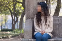 Nỗi đau muốn chết của cô gái từng phải tiếp khách 13 giờ/ngày