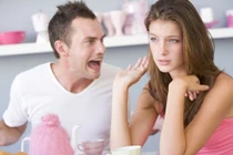 Sống trọn tình 10 năm, chồng vẫn coi là “đồ đĩ“