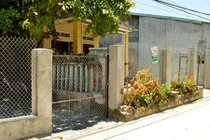 Chồng nhẫn tâm tạt xăng đốt vợ vì nghi ngoại tình