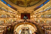 Ngỡ ngàng nhà sách như cung điện, đẹp thứ hai thế giới